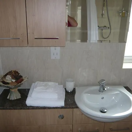 בית הארחה Link House 4*