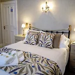 Link House Konukevi 4*